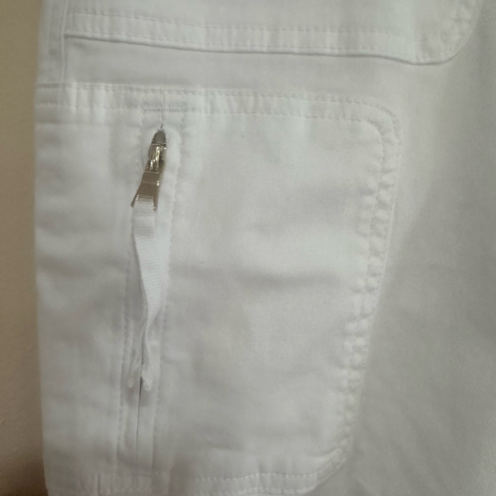 White House Black Market  White mid-rise size 6 straight cropped pants. NWT - Picture 9 of 16